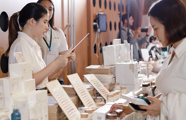 Empowering Thai Nail Artists: Moding Hosts 2-Day Masterclass in Bangkok